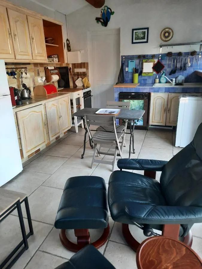 Holiday home Un Lit En Provence Villa Eguilles